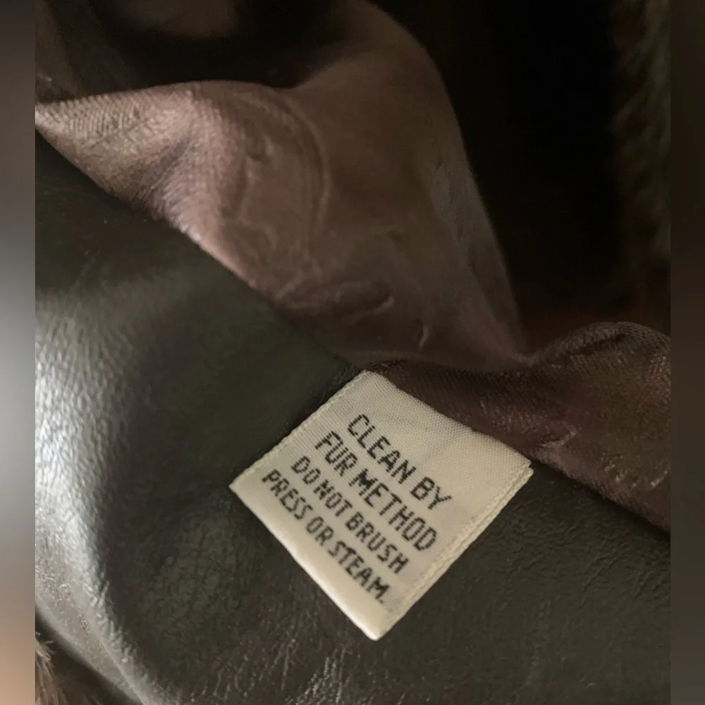 Luxurious Real Mink Coat - Picture 4 of 7